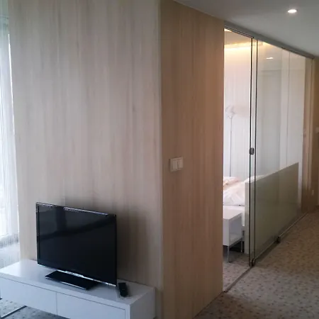 兹德罗约瓦海洋酒店 5* 科沃布热格