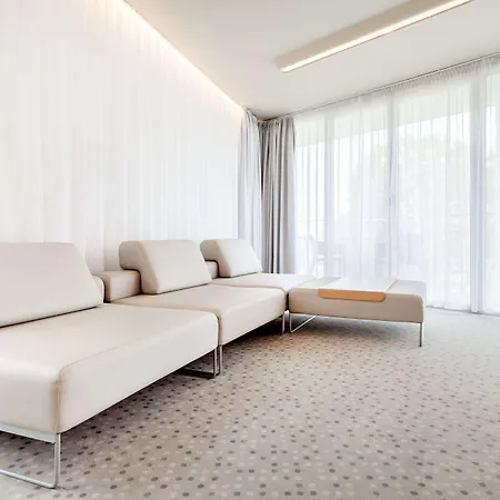 兹德罗约瓦海洋酒店