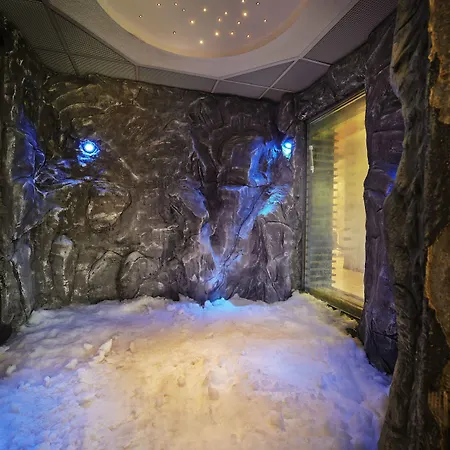 Marine By Zdrojowa Hotel 5*