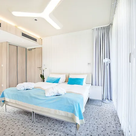 Hotel Marine By Zdrojowa 5*